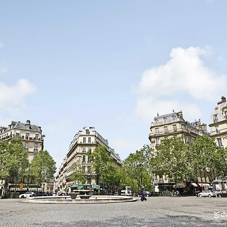 A Cocoon Just A Stone's Throw From The Arc De Triomphe * Paryż