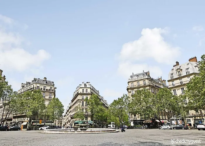 A Cocoon Just A Stone's Throw From The Arc De Triomphe * باريس